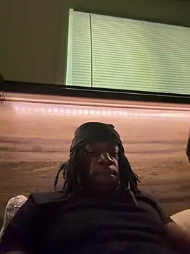 YurFavBestiie online show from April 28, 10:59 pm