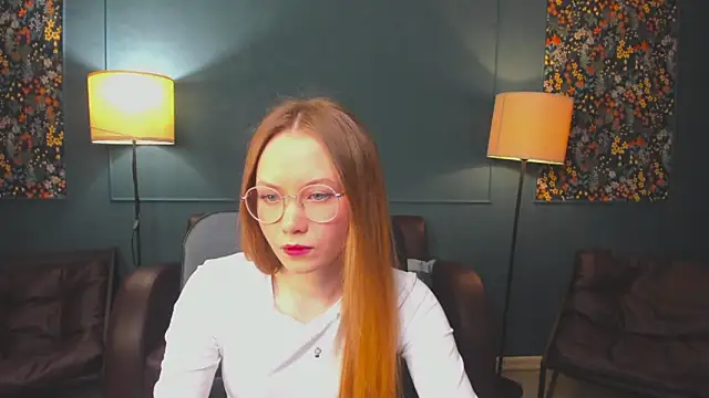 Snapshot of FloraLarsson chatting on May 17, 10:00 am FloraLarsson online show from May 17, 10:00 am