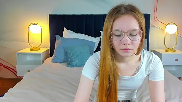 Snapshot of FloraLarsson chatting on June 4, 3:12 am FloraLarsson online show from June 4, 3:12 am