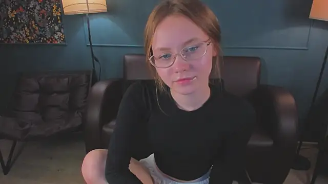 Snapshot of FloraLarsson chatting on June 11, 3:32 pm FloraLarsson online show from June 11, 3:32 pm