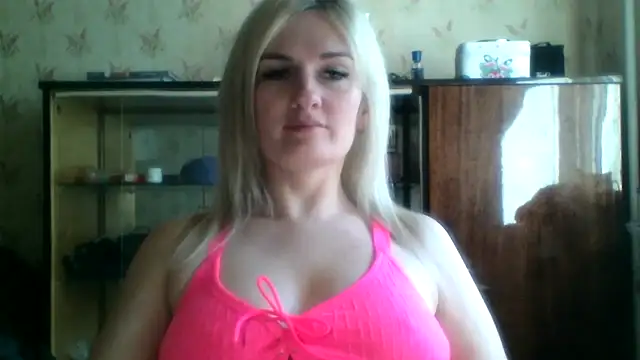 Snapshot of MartaHaze chatting on May 4, 7:48 am MartaHaze online show from May 4, 7:48 am