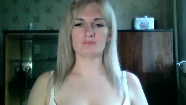 Snapshot of MartaHaze chatting on May 15, 9:16 am MartaHaze online show from May 15, 9:16 am