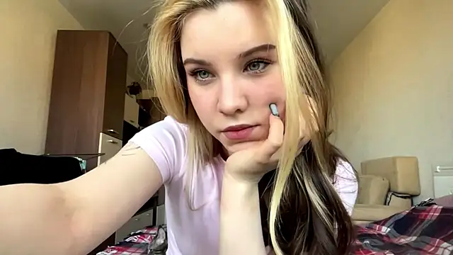 ShaniceYaden online show from April 30, 2:07 am