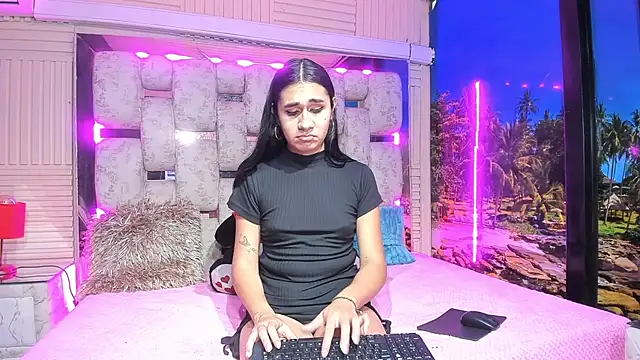 MahiaraHot online show from July 26, 3:41 pm