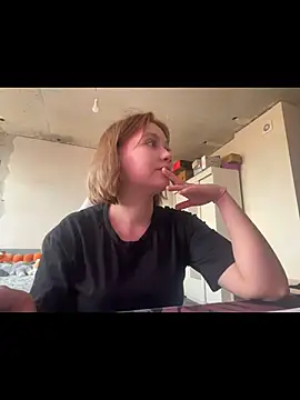 SuzieAllen online show from April 30, 2:23 pm