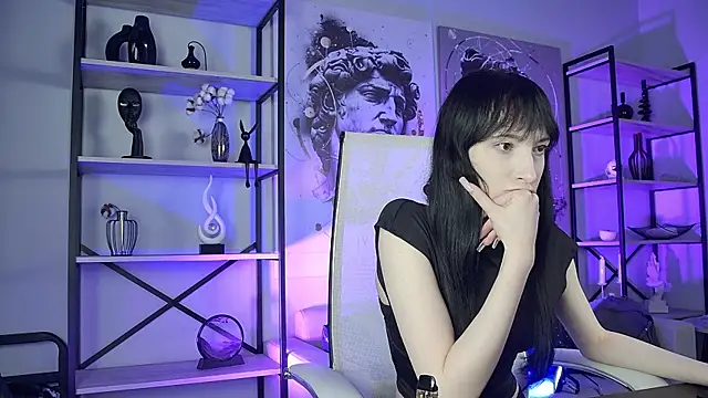 SeraphineSparda online show from June 12, 11:42 am