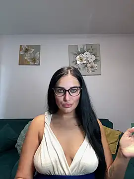 Snapshot of AnyEvyy chatting on July 31, 4:45 am AnyEvyy online show from July 31, 4:45 am