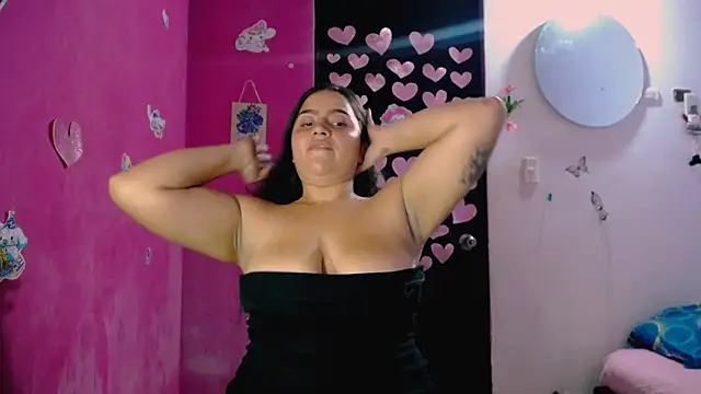Snapshot of Kiara_tits chatting on June 1, 11:28 pm Kiara tits online show from June 1, 11:28 pm