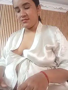 NATY BUSTOS online show from May 29, 1:36 am