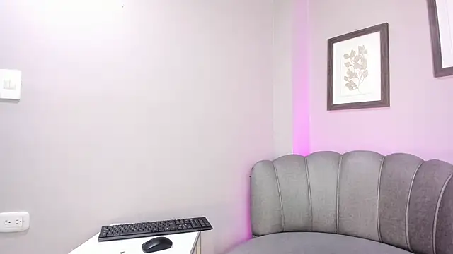 Roxanna moore online show from June 22, 1:29 am