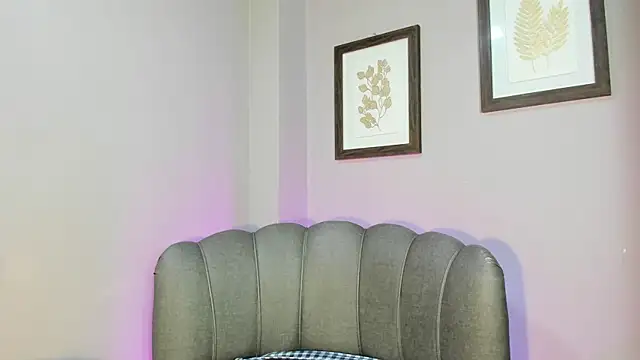 Roxanna moore online show from July 21, 5:10 am