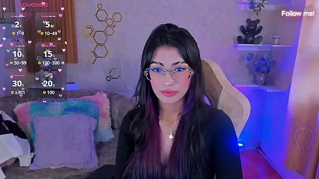 Snapshot of mia_smoke_ chatting on June 10, 3:33 pm mia smoke online show from June 10, 3:33 pm