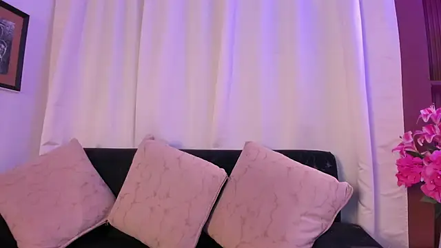 Snapshot of AngeliqueBoyer__ chatting on June 12, 2:32 am AngeliqueBoyer online show from June 12, 2:32 am