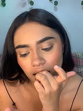 angiee boo1 online show from May 2, 12:37 am