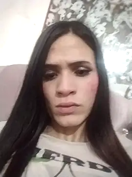 Snapshot of Juliette_Doll_ chatting on May 9, 1:44 am Juliette Doll online show from May 9, 1:44 am