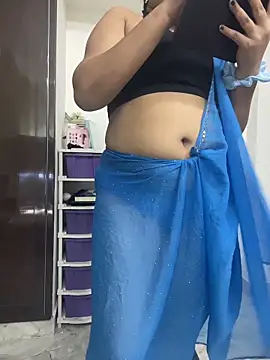 Snapshot of Tamil_Azhagie chatting on May 29, 10:19 pm Tamil Azhagie online show from May 29, 10:19 pm
