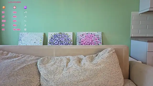 Chanelbayerr online show from April 30, 6:31 am