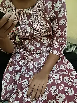 Snapshot of Seema_yadav01 chatting on June 29, 5:03 am Seema yadav01 online show from June 29, 5:03 am