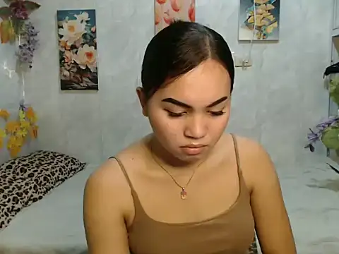 Snapshot of ur_asiankat chatting on June 6, 6:34 pm ur asiankat online show from June 6, 6:34 pm