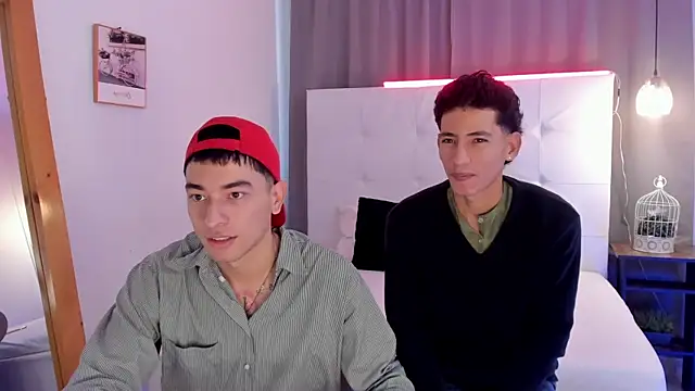 Alejo-and-Thiago online show from May 5, 12:24 pm