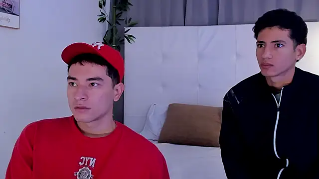 Alejo-and-Thiago online show from June 3, 12:19 pm