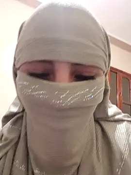 Snapshot of Rahaf_Star chatting on May 1, 2:27 am Rahaf Star online show from May 1, 2:27 am