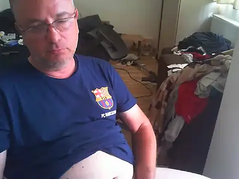 Snapshot of GeorgeCarlo chatting on June 1, 2:19 pm GeorgeCarlo online show from June 1, 2:19 pm