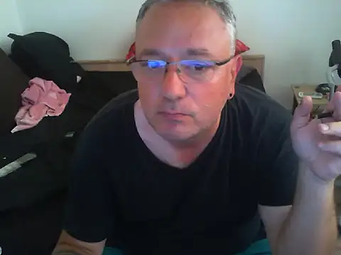 Snapshot of GeorgeCarlo chatting on June 5, 11:27 am GeorgeCarlo online show from June 5, 11:27 am