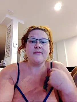 Snapshot of petitelionne1 chatting on May 24, 9:53 pm petitelionne1 online show from May 24, 9:53 pm