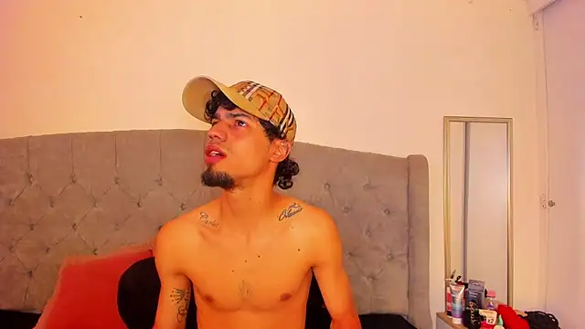 Snapshot of MichaelEvanss_ chatting on June 21, 12:52 pm MichaelEvanss online show from June 21, 12:52 pm