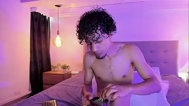 Snapshot of MichaelEvanss_ chatting on July 2, 12:55 pm MichaelEvanss online show from July 2, 12:55 pm