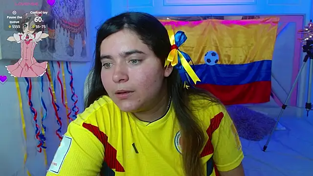 Snapshot of Laurha_ chatting on July 7, 7:40 pm Laurha online show from July 7, 7:40 pm