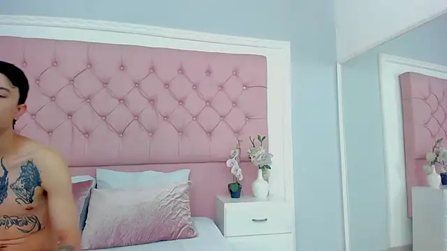 Snapshot of SarahDoll__ chatting on June 25, 1:48 pm SarahDoll online show from June 25, 1:48 pm