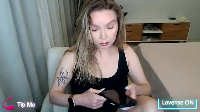 PolinaXXXXXJones online show from May 12, 6:38 pm