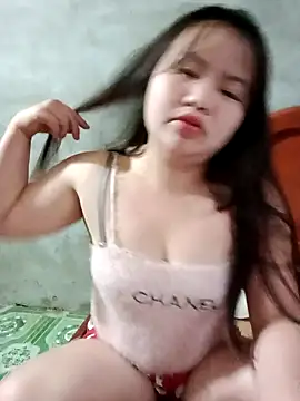 Lily Henry online show from May 9, 10:48 pm