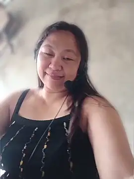 Snapshot of belove_hot43 chatting on May 30, 12:30 am belove hot43 online show from May 30, 12:30 am