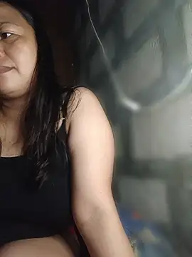 Snapshot of belove_hot43 chatting on June 27, 3:33 am belove hot43 online show from June 27, 3:33 am