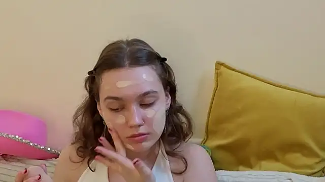 JolieDerringer online show from June 10, 7:51 am