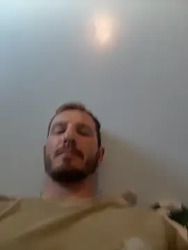 Snapshot of Oliverhnt chatting on May 24, 10:42 am Oliverhnt online show from May 24, 10:42 am