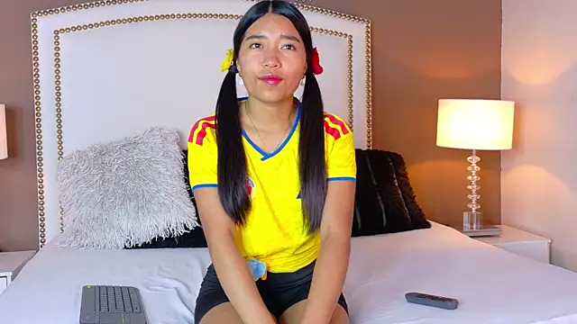 Snapshot of hanaluna_ chatting on July 3, 3:18 pm hanaluna online show from July 3, 3:18 pm