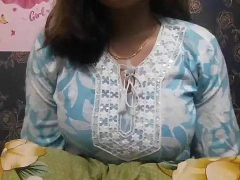 Snapshot of saniya_9 chatting on May 7, 10:42 am saniya 9 online show from May 7, 10:42 am