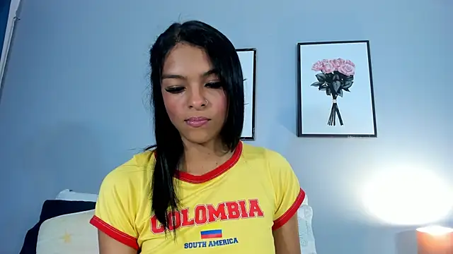 Snapshot of Miaa_ZZ chatting on June 22, 12:35 am Miaa ZZ online show from June 22, 12:35 am