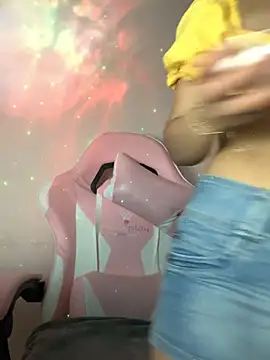 Snapshot of Julieth_ec chatting on June 3, 12:30 pm Julieth ec online show from June 3, 12:30 pm