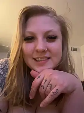 Snapshot of blonde__baby chatting on May 18, 4:07 am blonde baby online show from May 18, 4:07 am