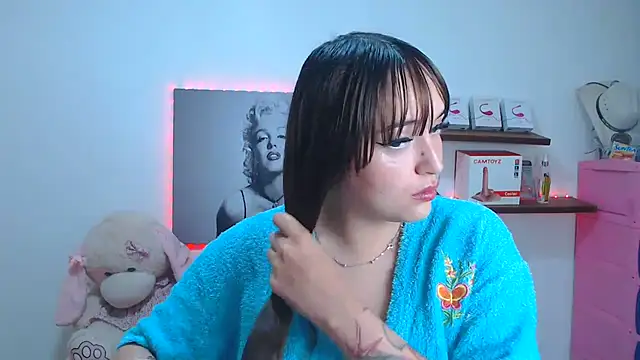 Snapshot of anyela_bubble18 chatting on July 15, 9:25 am anyela bubble18 online show from July 15, 9:25 am