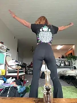 Snapshot of ArielDawn chatting on July 25, 8:50 pm ArielDawn online show from July 25, 8:50 pm