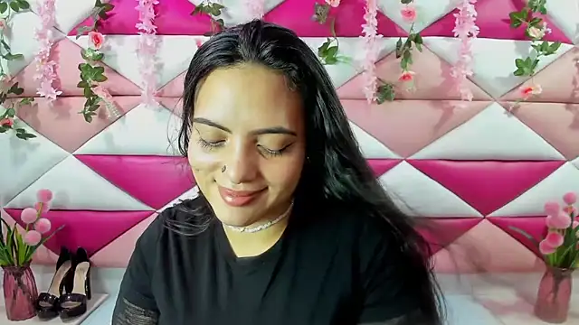 Snapshot of Isabella_Mora_ chatting on June 6, 3:33 am Isabella Mora online show from June 6, 3:33 am