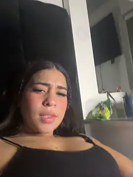 Snapshot of SussyFoxxx chatting on May 14, 9:16 am SussyFoxxx online show from May 14, 9:16 am