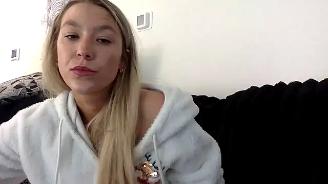 Misss alyssaaa online show from May 6, 3:28 pm