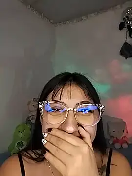 Kiara Mirage online show from May 19, 12:05 am